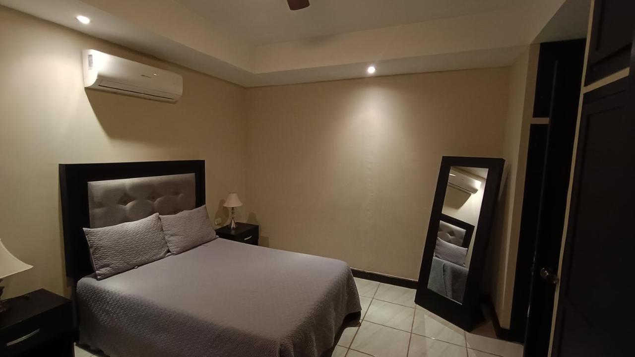 Suites Entrelagos Ciudad Obregón Exteriör bild