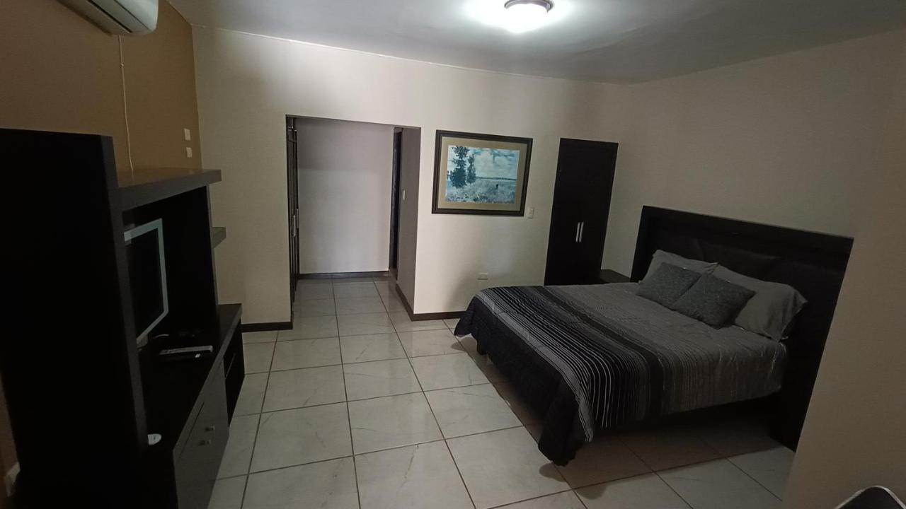 Suites Entrelagos Ciudad Obregón Exteriör bild