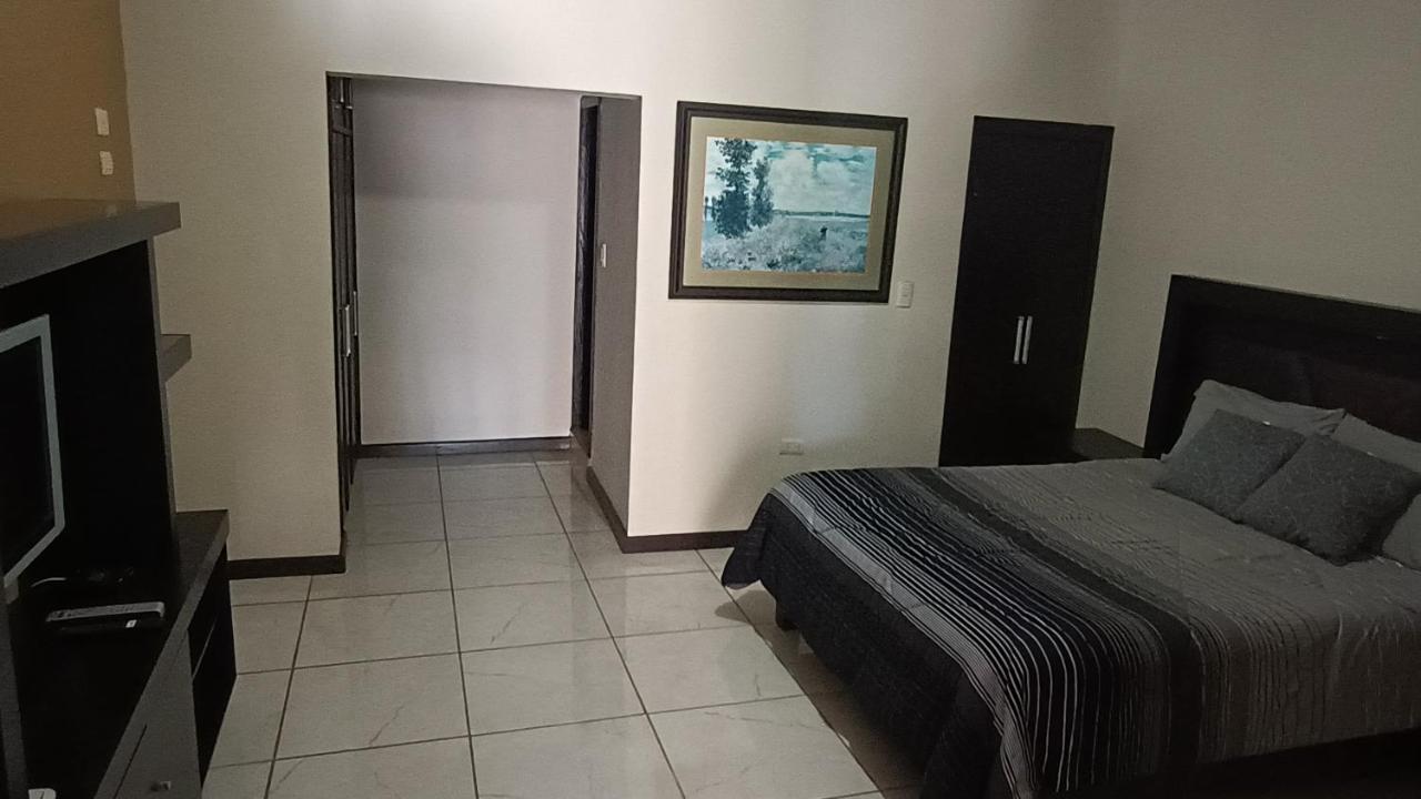 Suites Entrelagos Ciudad Obregón Exteriör bild